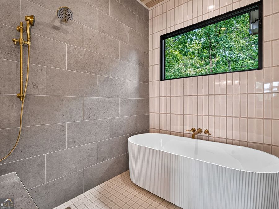 Property Image 116