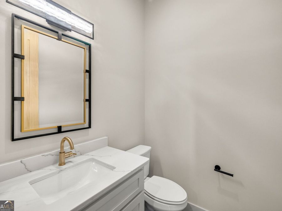 Property Image 100