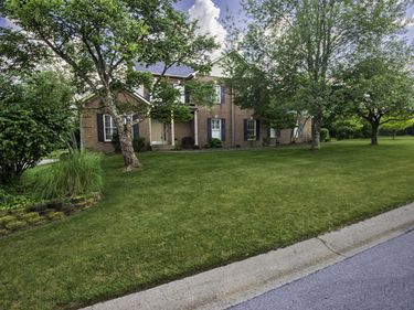 225 Helmsley Lane, Versailles, KY 40383