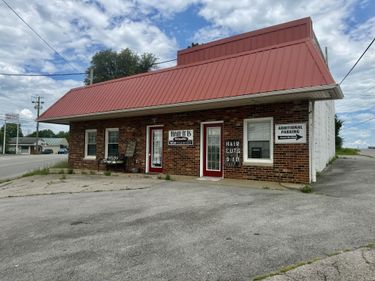 723 N College Street, Harrodsburg, KY 40330