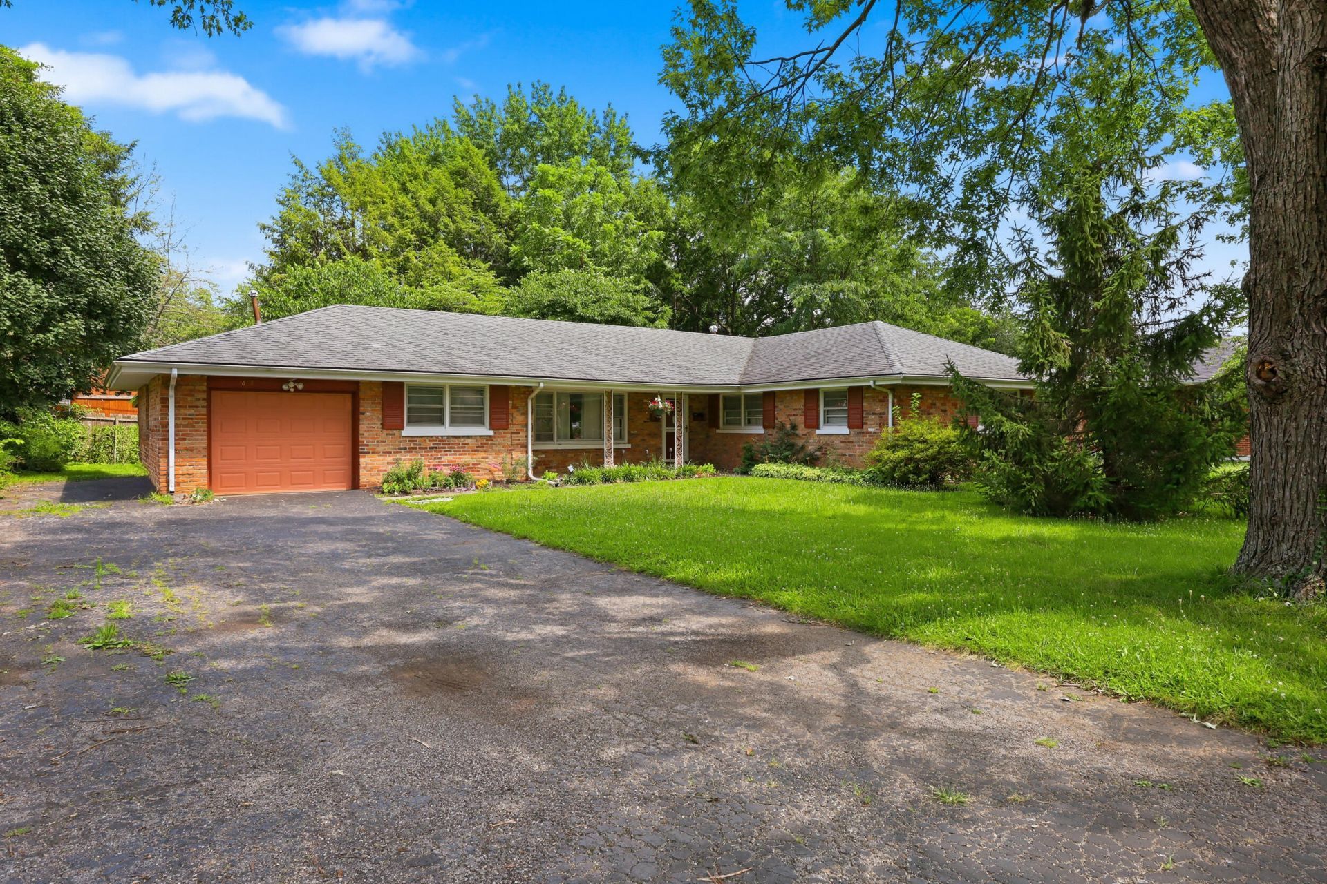 1613 Atlanta Drive, Lexington, KY 40505 Main Photo