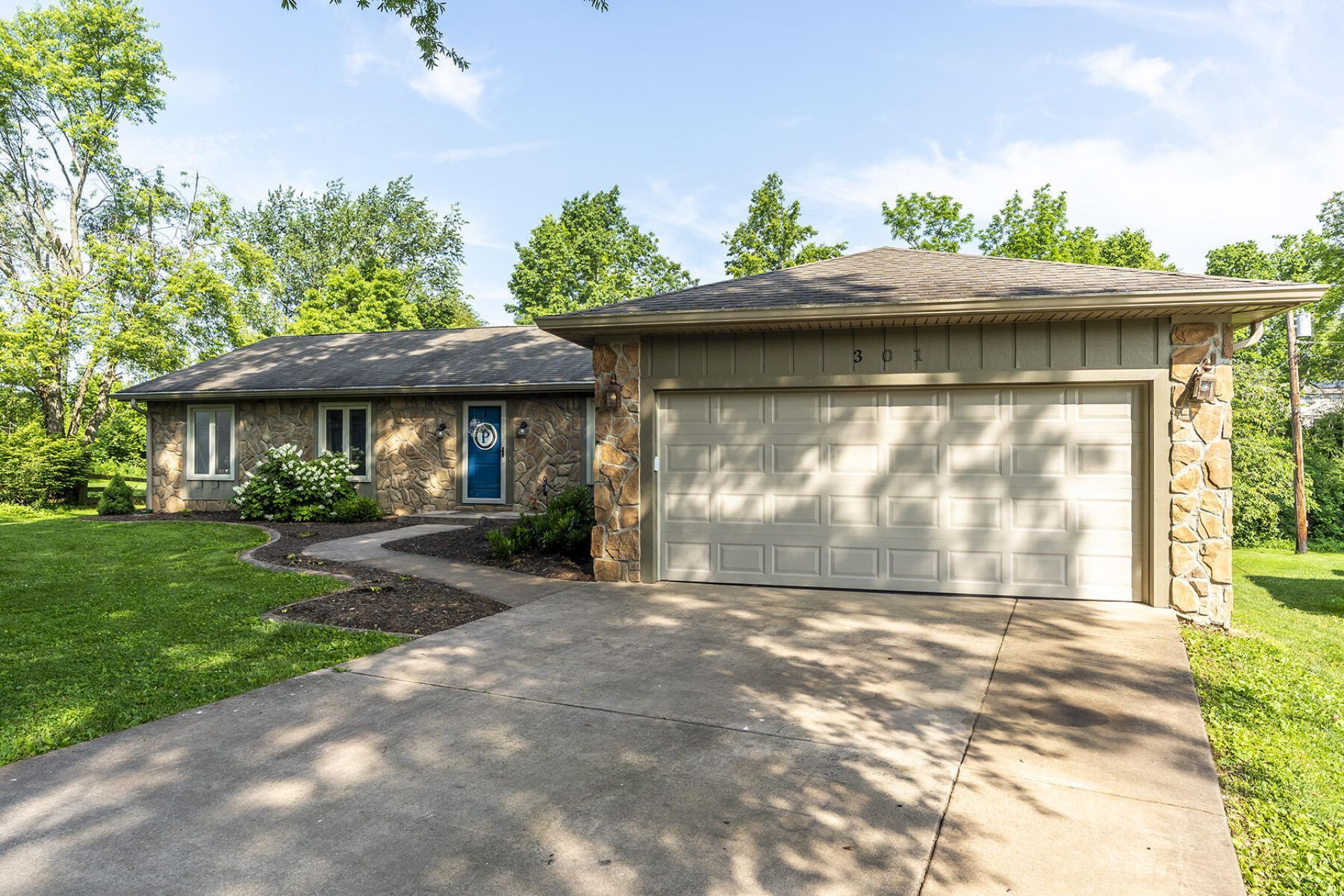 301 Atwood Drive, Lexington, KY 40515 Main Photo