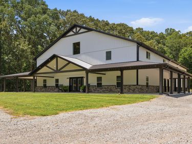 5279 E State Line Road, Hazel, KY 42049