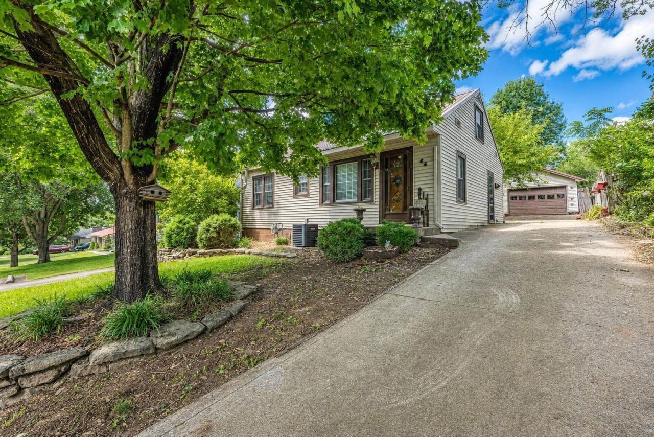 64 Horseshoe Drive, Paris, KY 40361 Main Photo