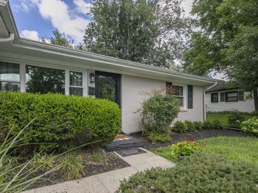 3475 Greentree Road, Lexington, KY 40517