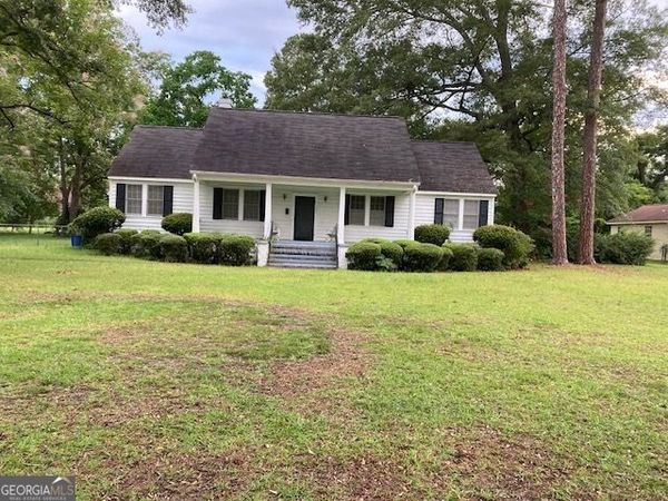 304 Rosewood Drive, Dublin, GA 31021