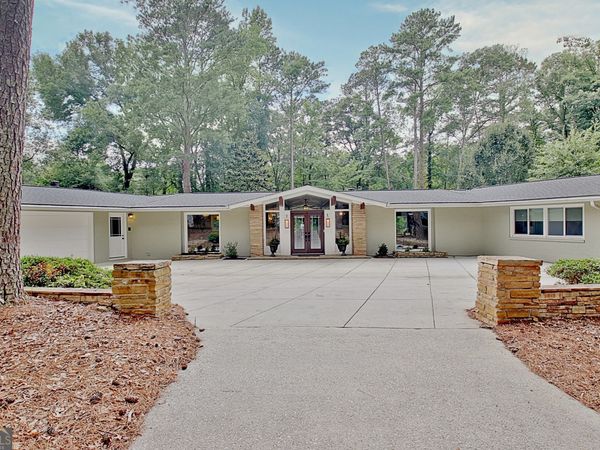 626 Golfview Drive, Peachtree City, GA 30269