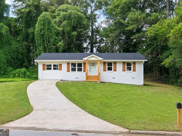 353 Roxbury Drive, Riverdale, GA 30274