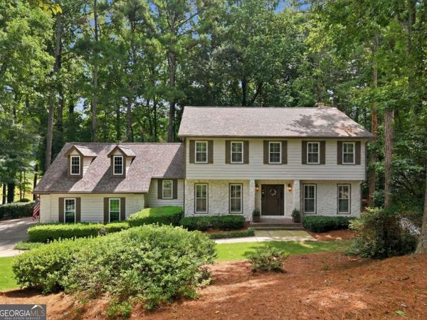 10145 Cresent Hill Lane, Roswell, GA 30076