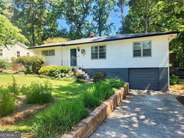 1043 Oakdale Drive SE, Smyrna, GA 30080
