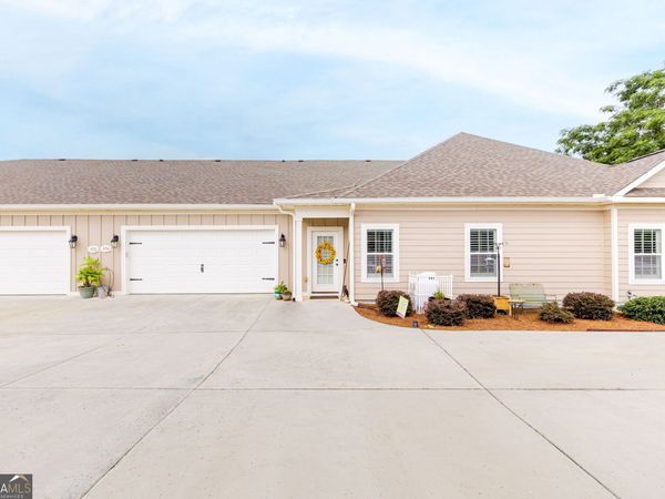 494 Nandina Court, Warner Robins, GA 31088