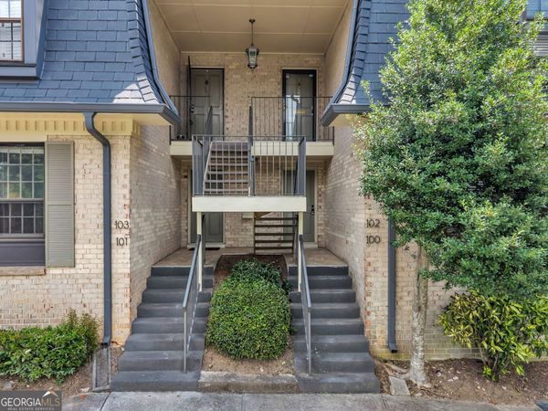 100 NW LA-Rue Place, Atlanta, GA 30327