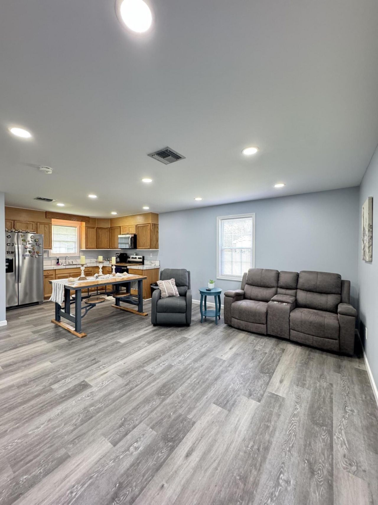 1609 Hudson Road Photo 8
