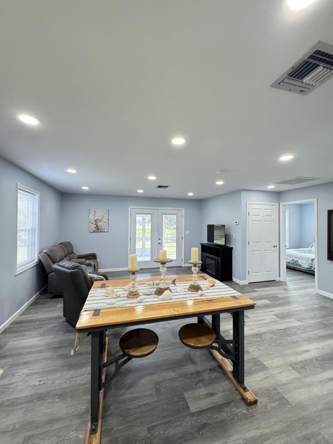 1609 Hudson Road Photo 9