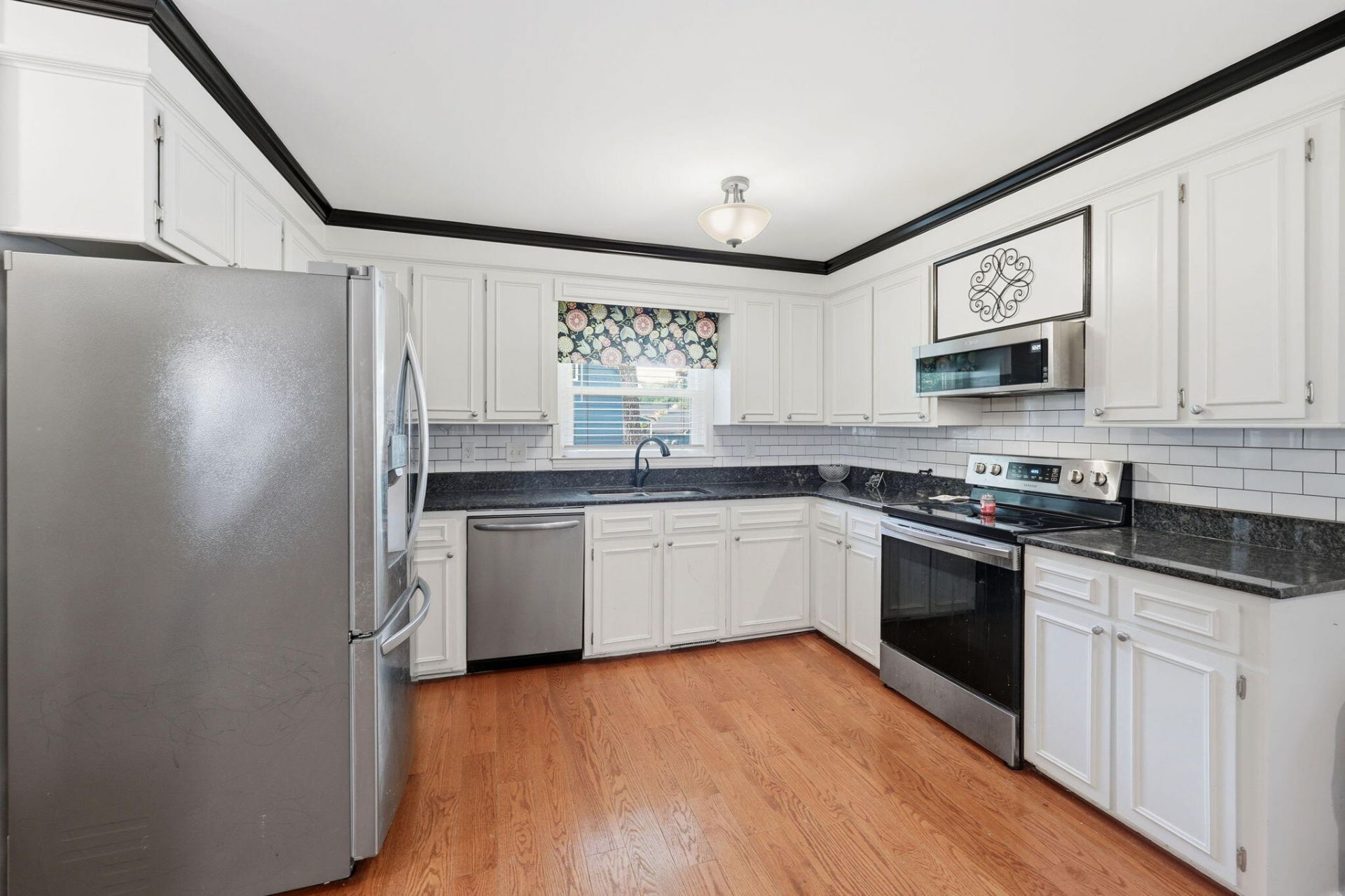 1009 Thoroughbred Court Photo 11