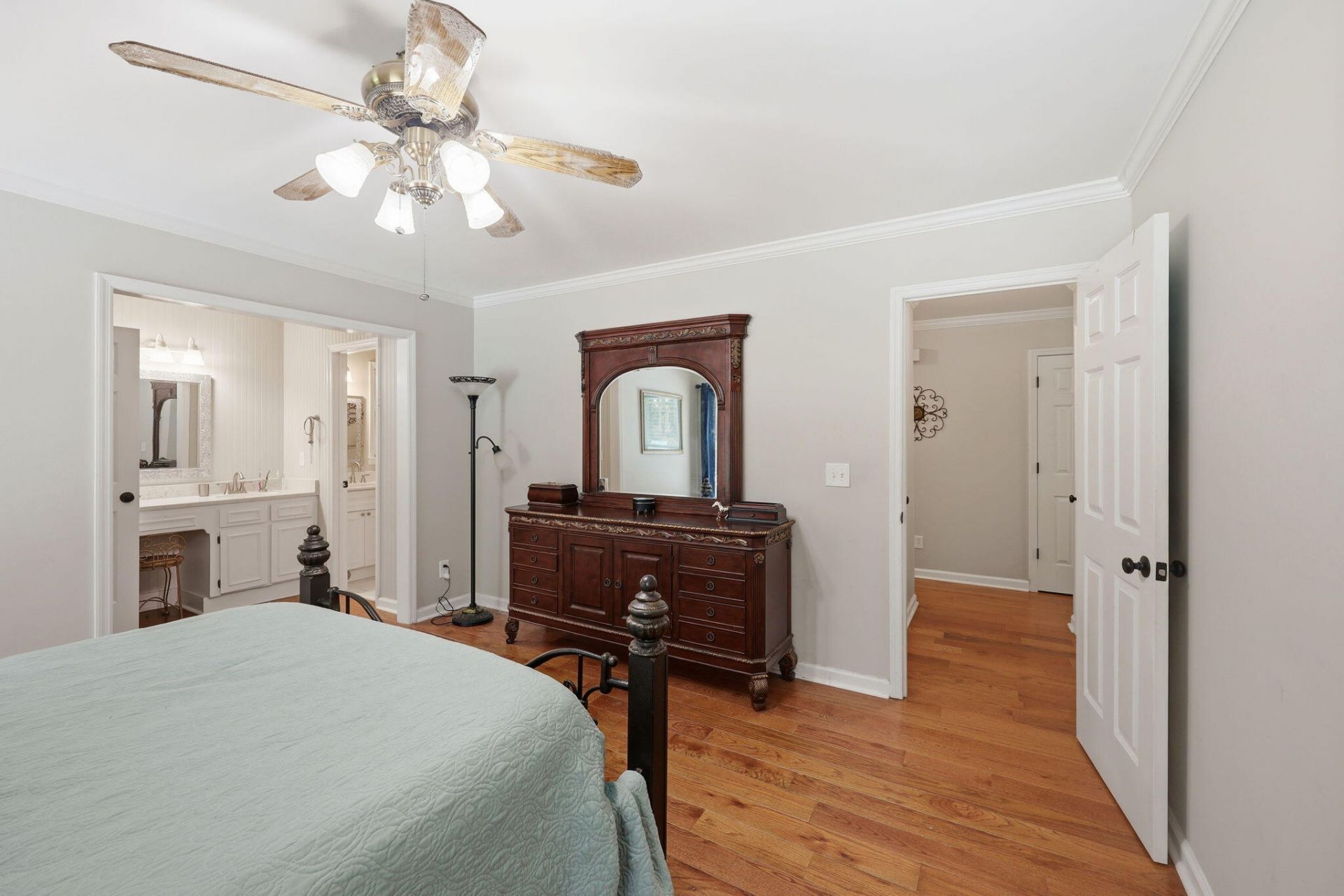 1009 Thoroughbred Court Photo 15