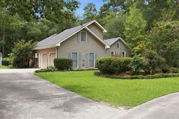 1009 Thoroughbred Court photo 4