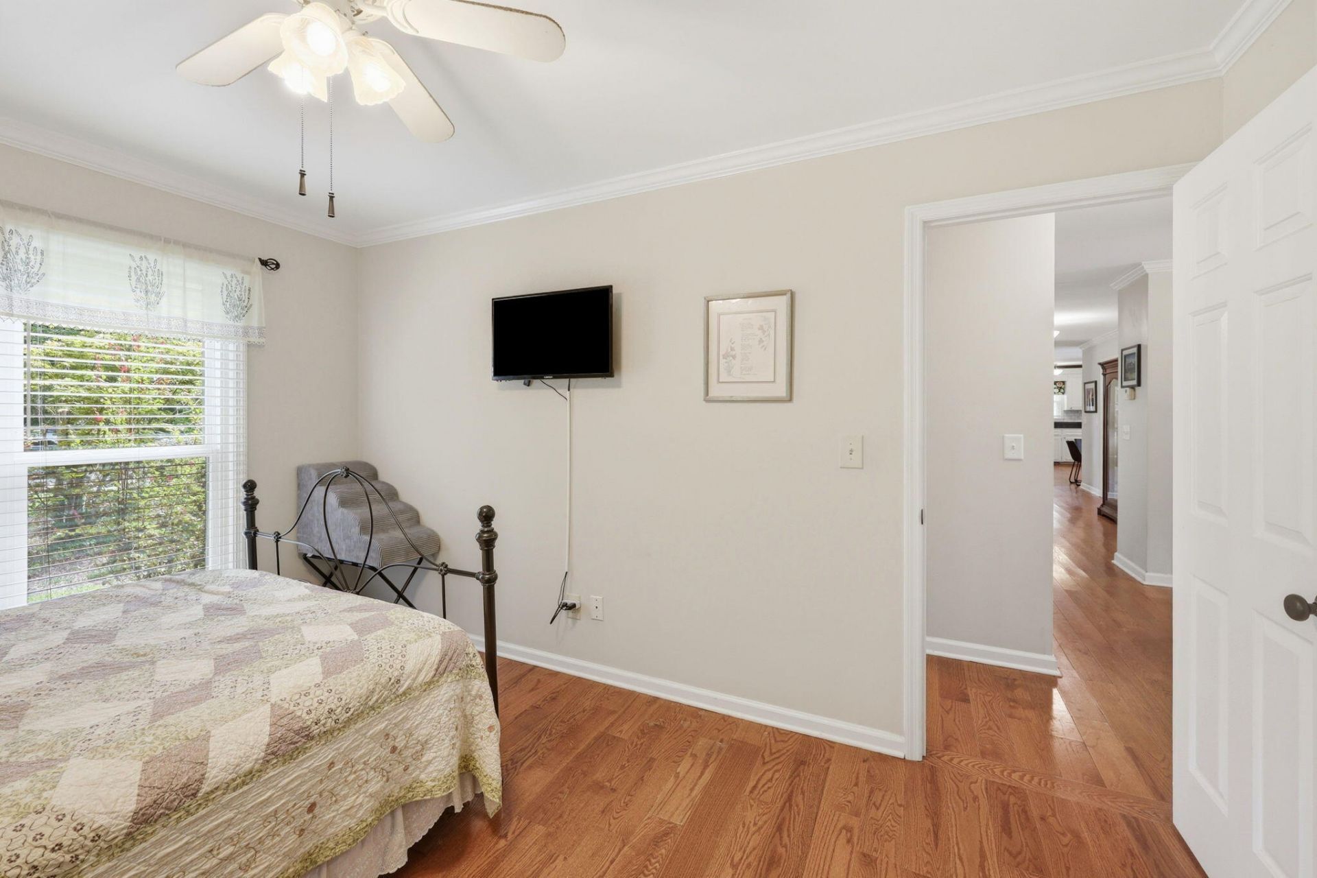 1009 Thoroughbred Court Photo 22