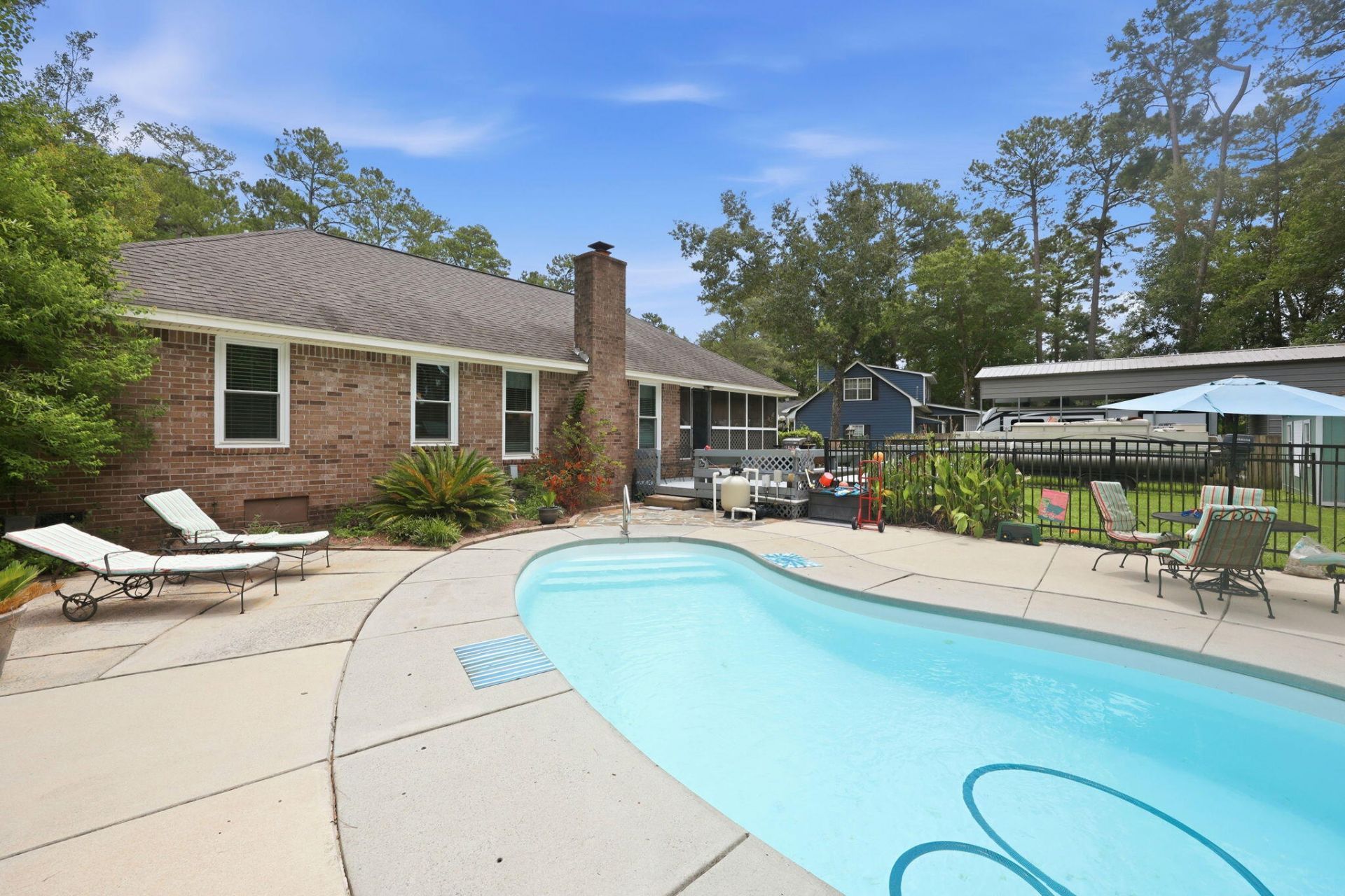 1009 Thoroughbred Court Photo 36