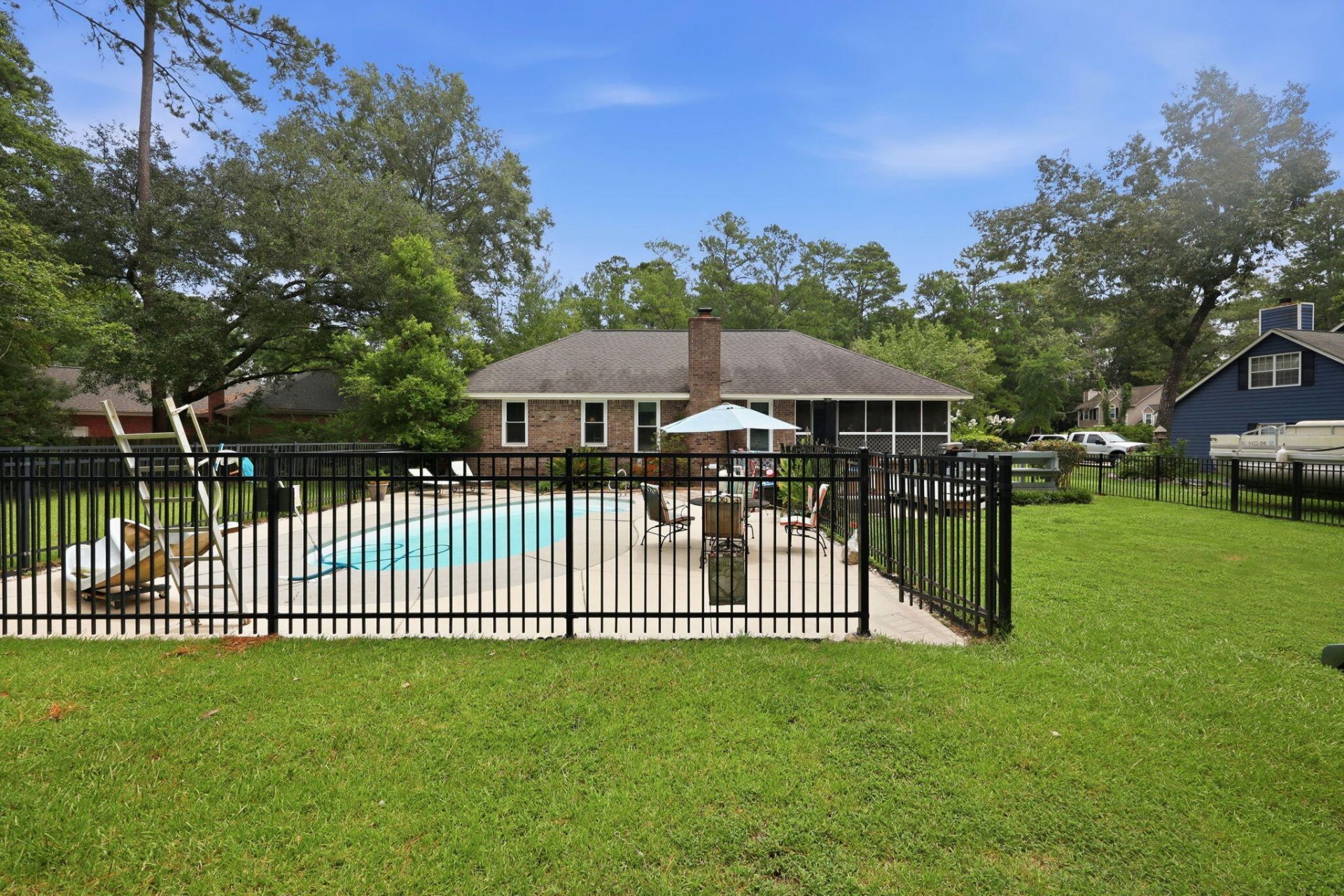 1009 Thoroughbred Court Photo 38