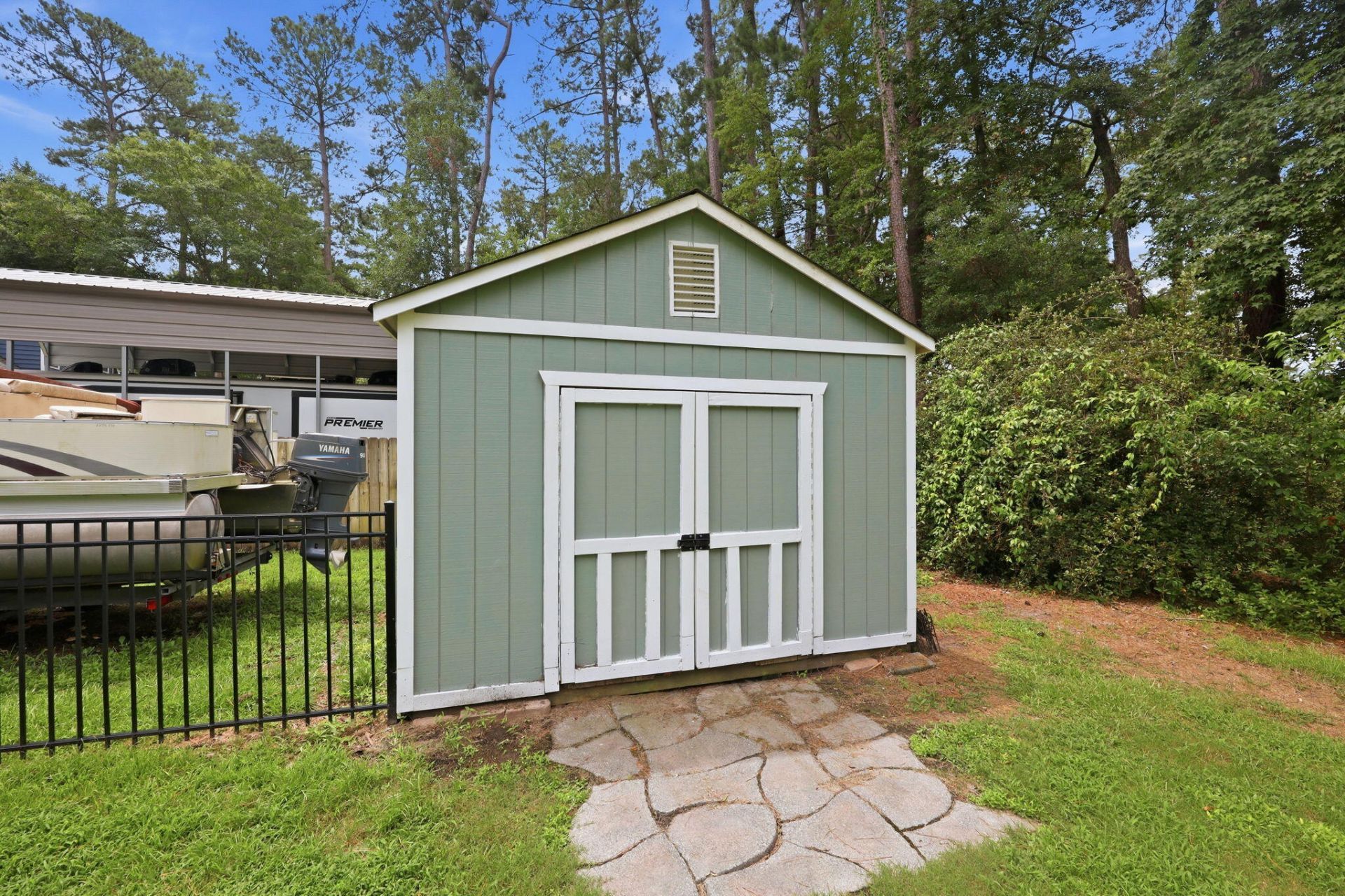 1009 Thoroughbred Court Photo 44