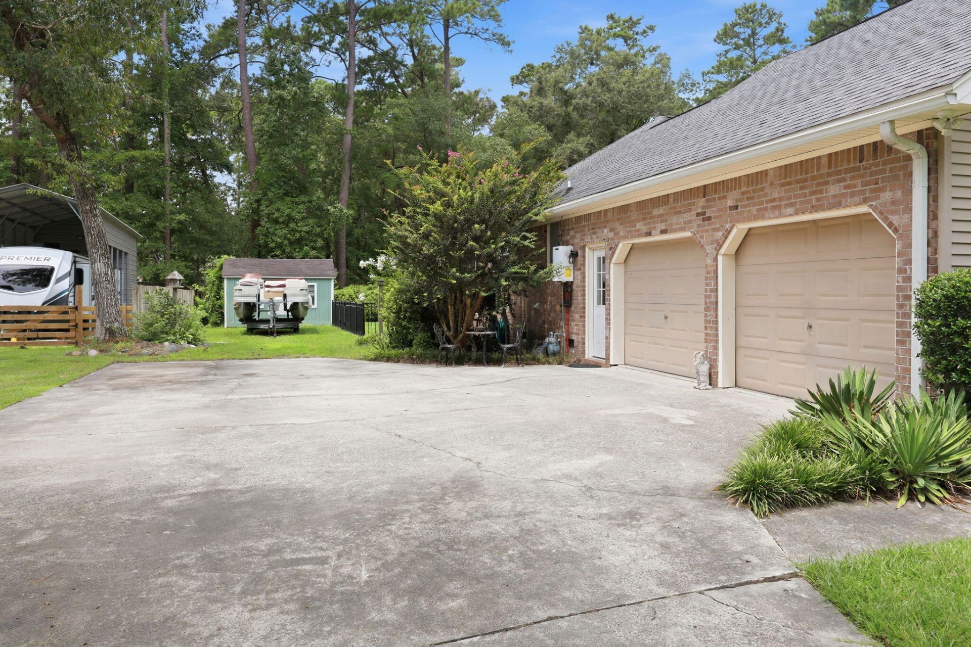 1009 Thoroughbred Court Photo 45