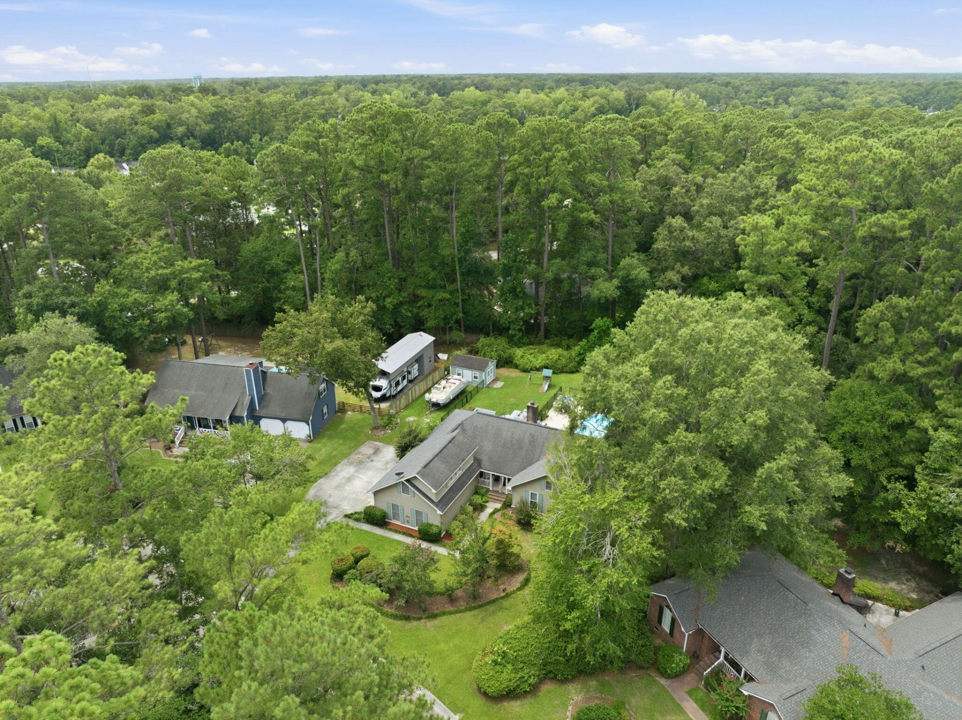 1009 Thoroughbred Court Photo 53