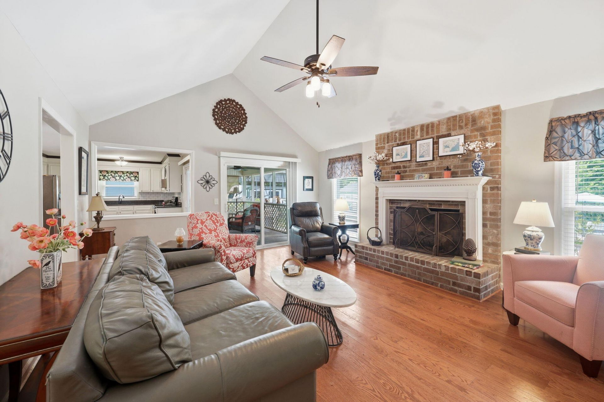 1009 Thoroughbred Court Photo 6