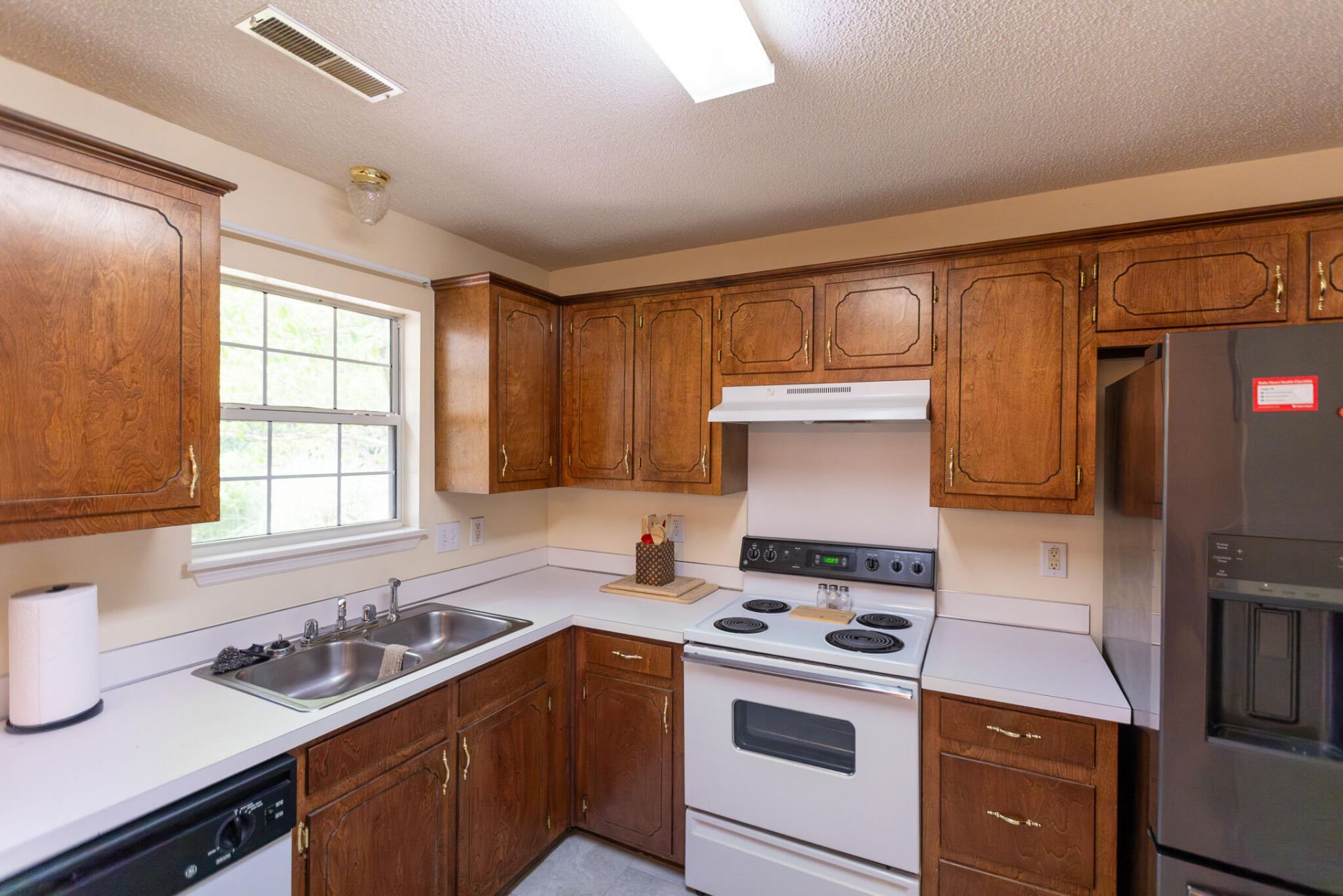 469 Courtland Drive Photo 10