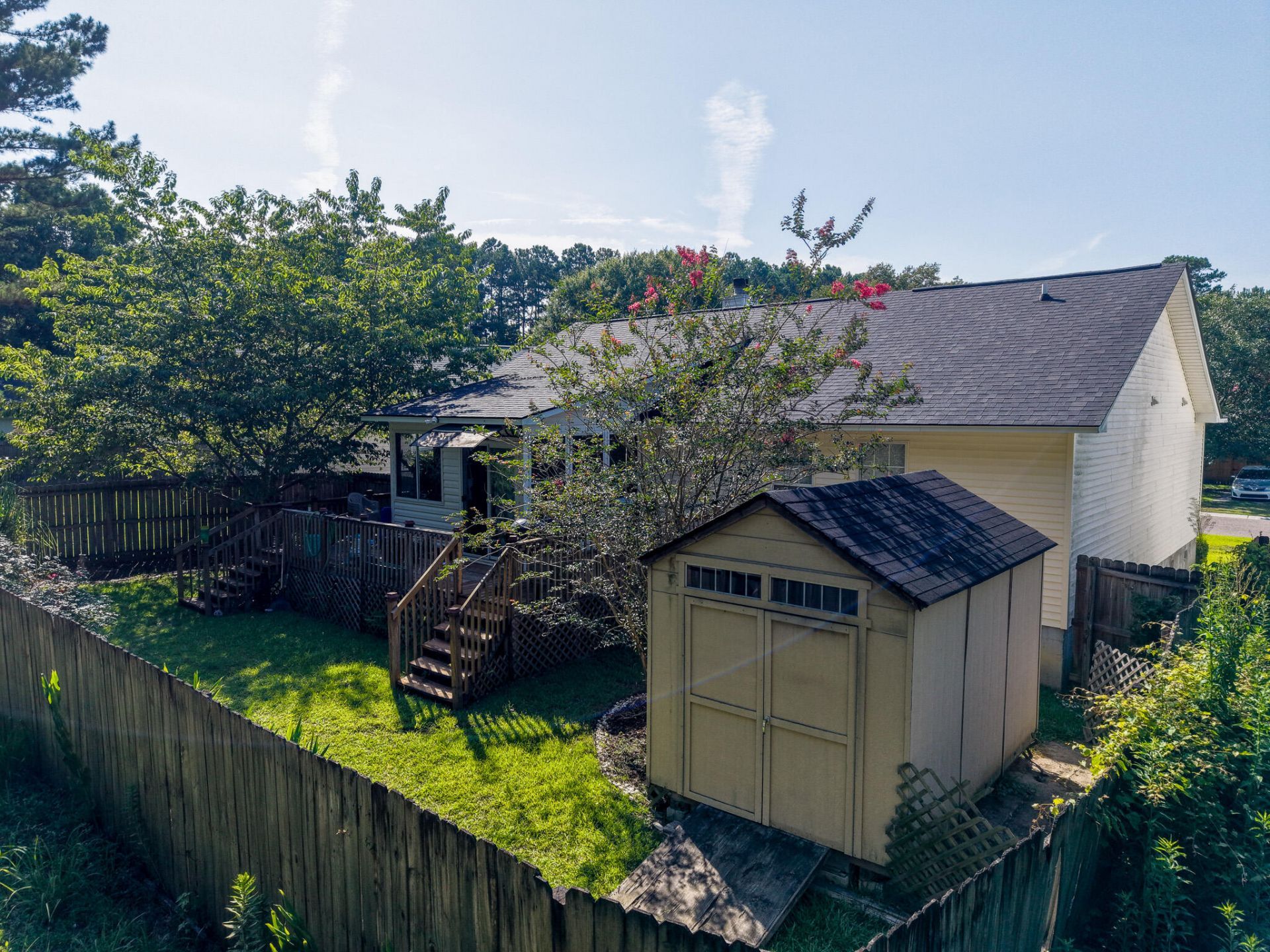 469 Courtland Drive Photo 23