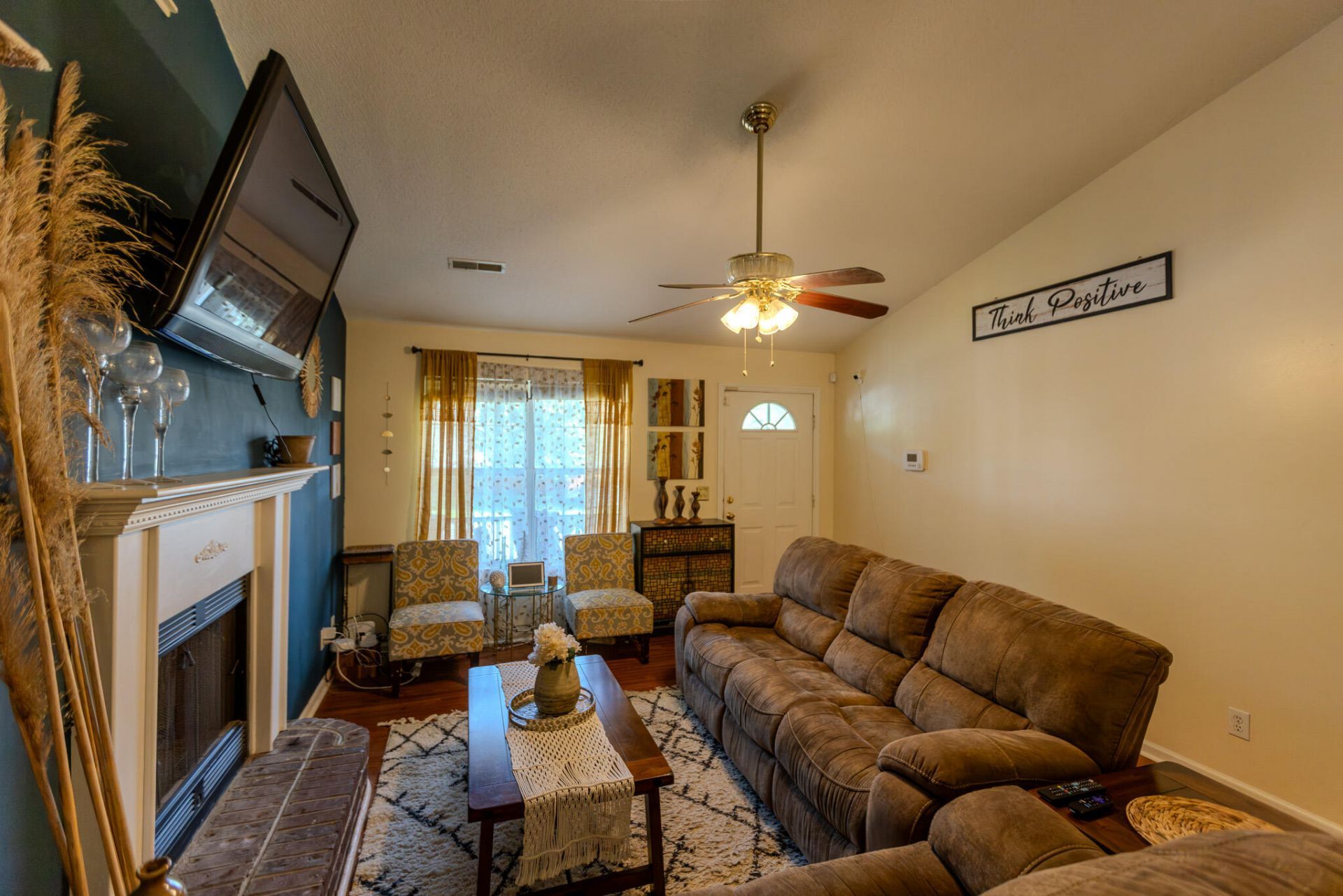 469 Courtland Drive Photo 4