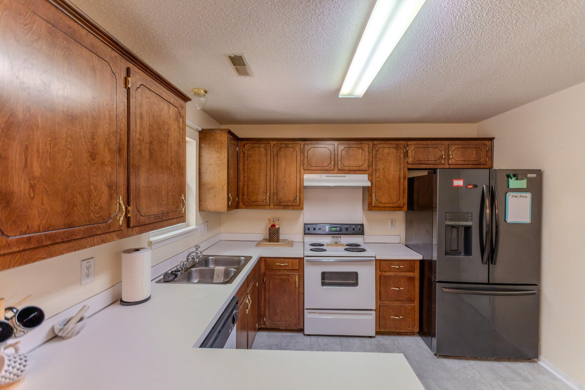 469 Courtland Drive Photo 8