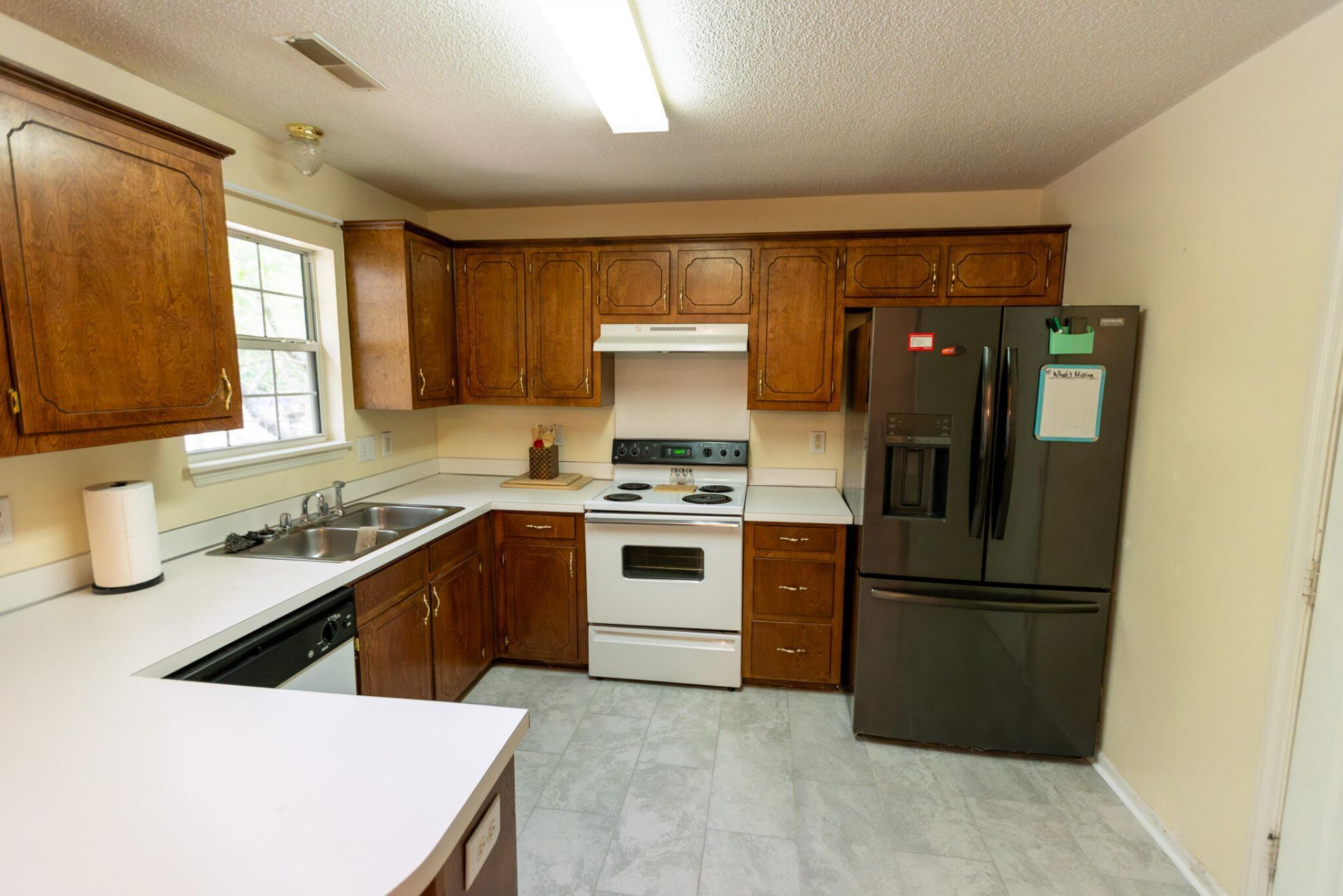 469 Courtland Drive Photo 9