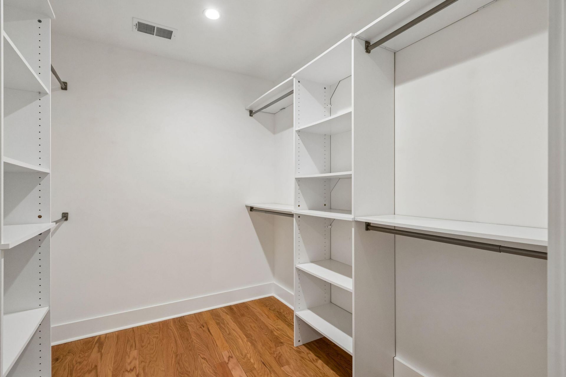 330 Riverland Drive Photo 29