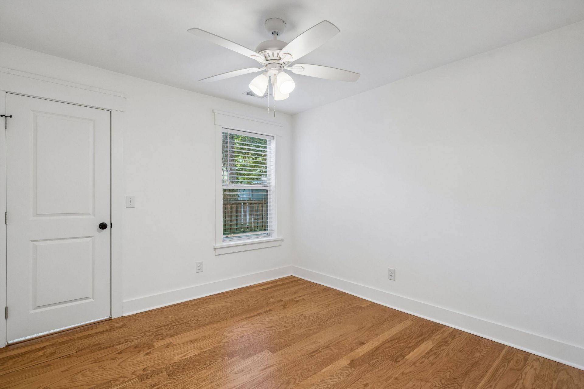 330 Riverland Drive Photo 33