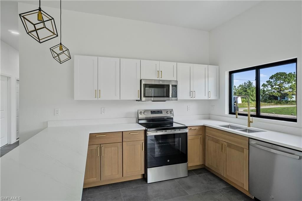 603 Hawthorne Ave S, Lehigh Acres, FL 33974 Photo