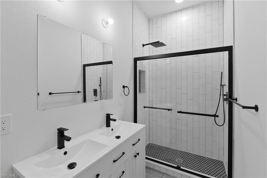 603 Hawthorne Ave S, Lehigh Acres, FL 33974 Photo