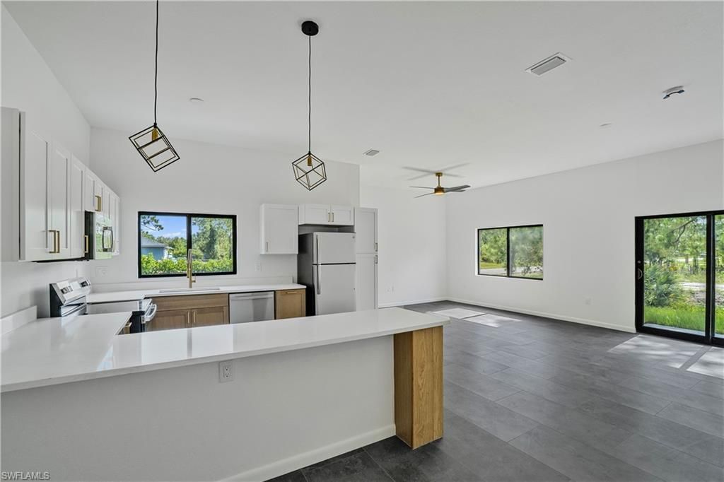 603 Hawthorne Ave S, Lehigh Acres, FL 33974 Photo