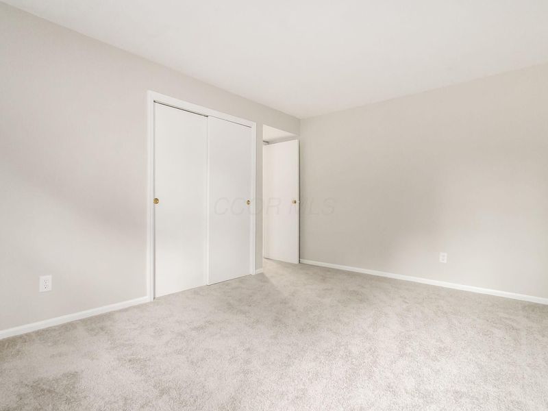 911 Manor Lane, Unit J, Columbus, OH 43221 Photo 27