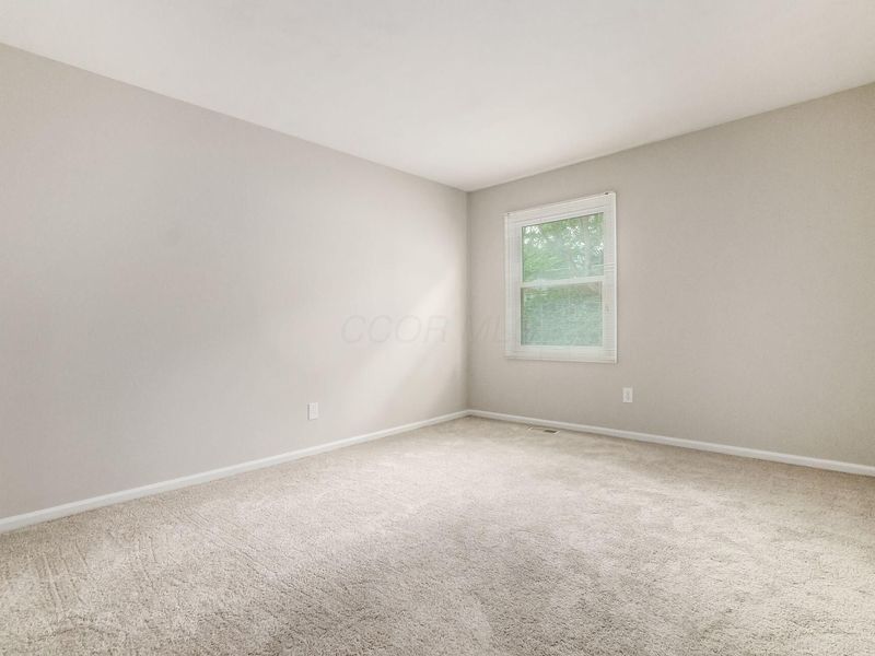 911 Manor Lane, Unit J, Columbus, OH 43221 Photo 28