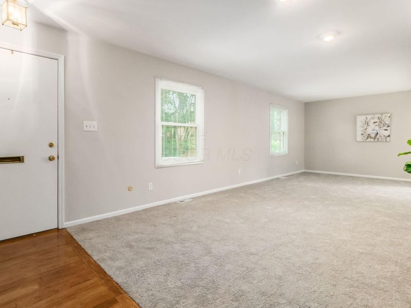 911 Manor Lane , Unit J, Columbus, OH 43221 Photo 3