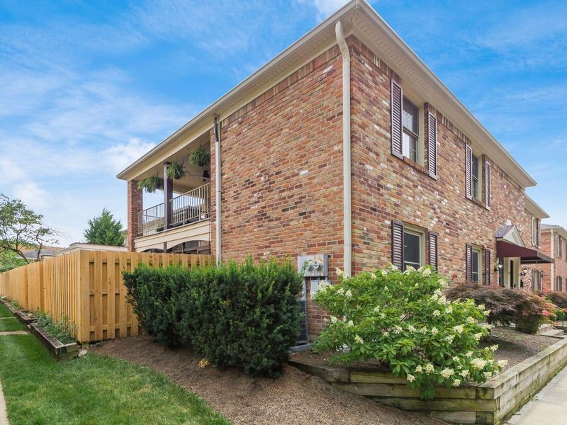 911 Manor Lane , Unit J, Columbus, OH 43221 Photo 31