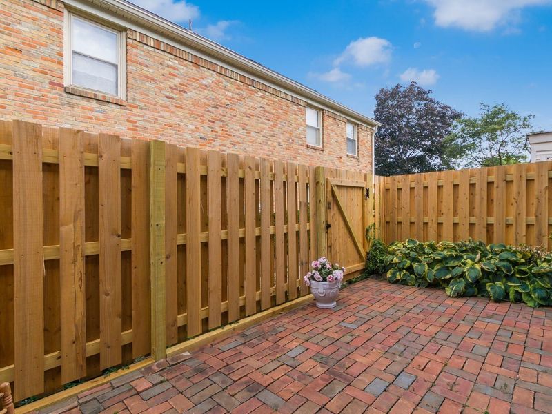 911 Manor Lane, Unit J, Columbus, OH 43221 Photo 34