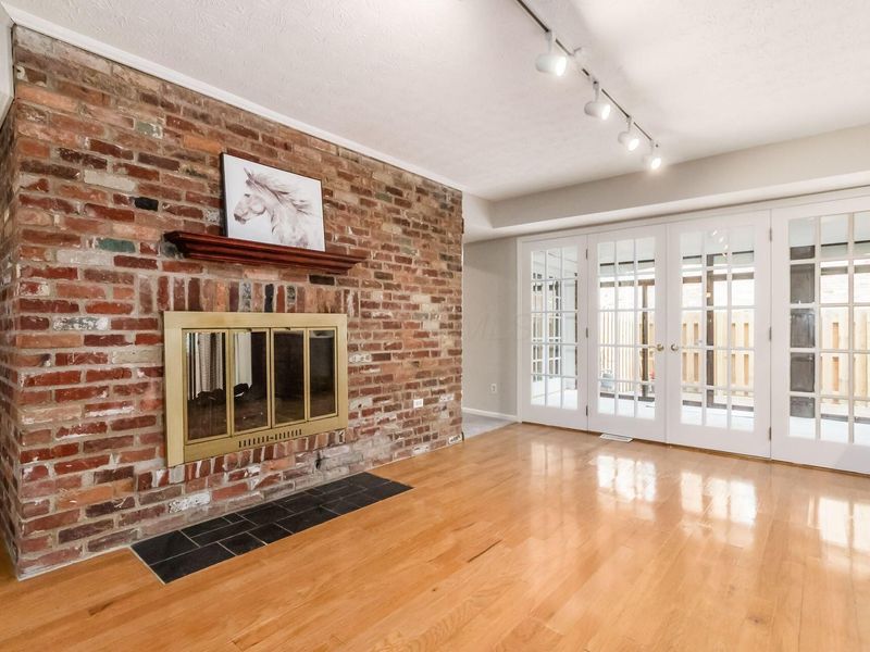911 Manor Lane , Unit J, Columbus, OH 43221 Photo 8