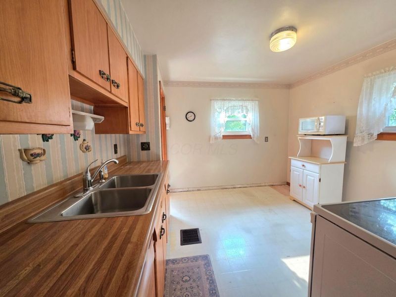1617 Elmore Avenue, Columbus, OH 43224 Photo 5