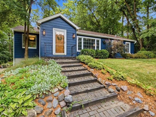 975 Apple Tree LANE, Brookfield, WI 53005