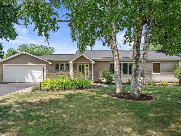 9091 N Pelham PARKWAY, Bayside, WI 53217
