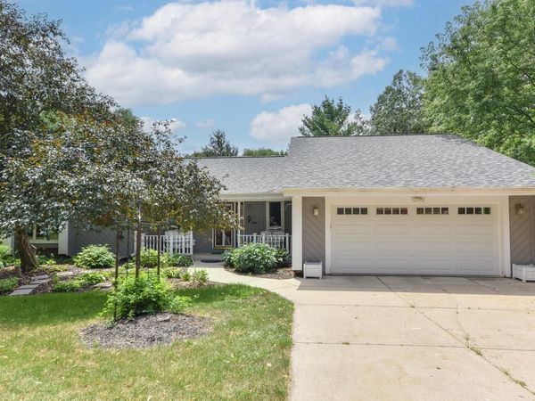 N71W27107 Meadow Wood LANE, Lisbon, WI 53089