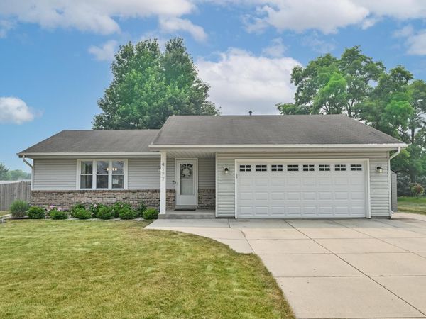 4177 W Amberidge DRIVE, Franklin, WI 53132