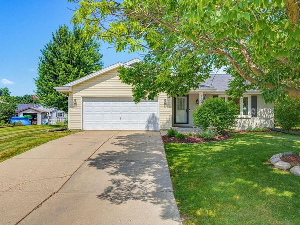 7283 S Countryside DRIVE, Franklin, WI 53132